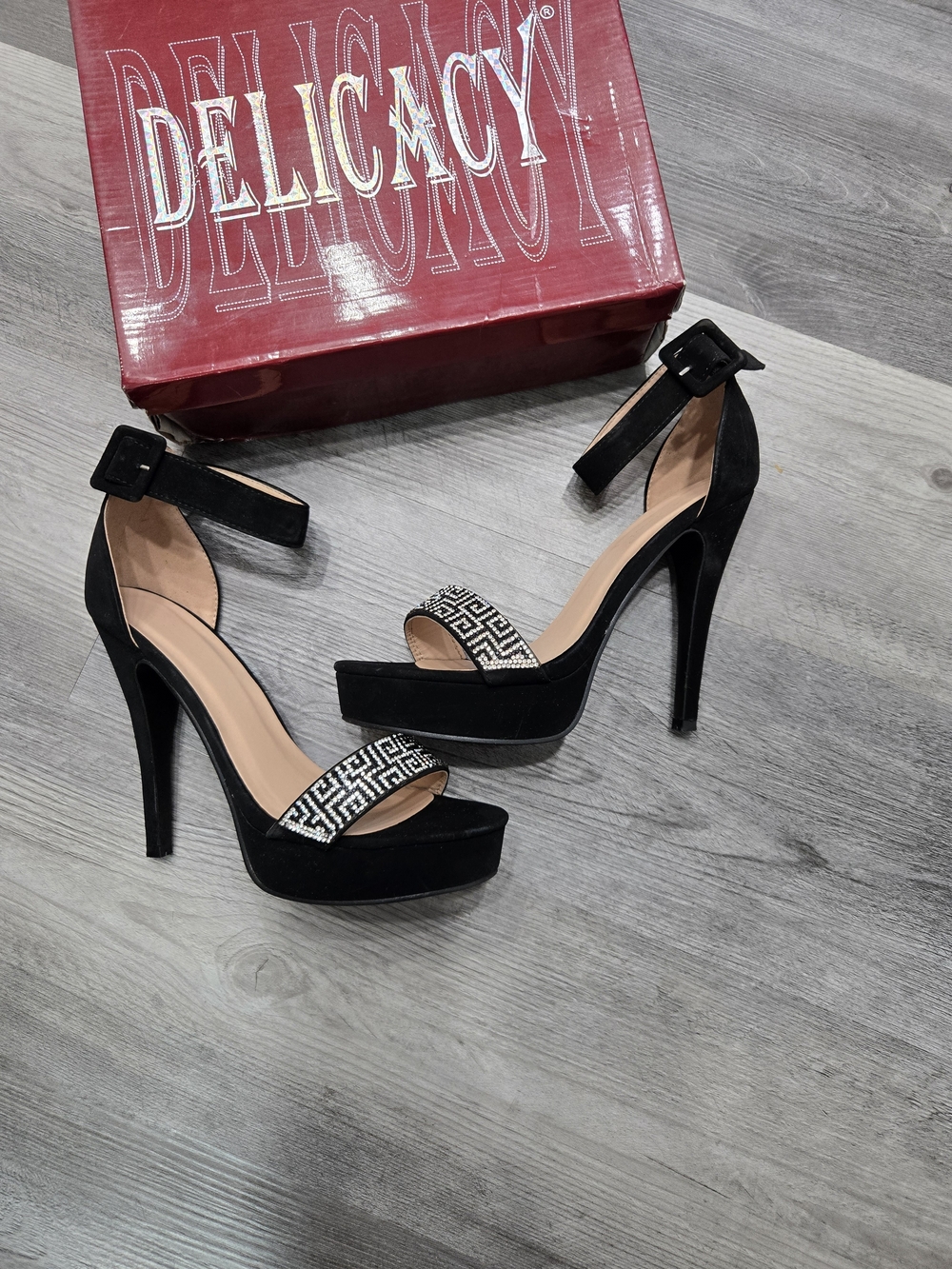 Delicacy black platform high heels with rhinestone-studded ankle straps - Picture 6 of 8